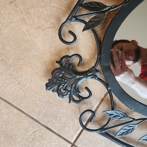 Bathroom mirror - Picture 2 of 3